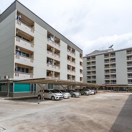 Aparthotel Jr Mansion On Nut Soi 25 Bangkok Exterior foto