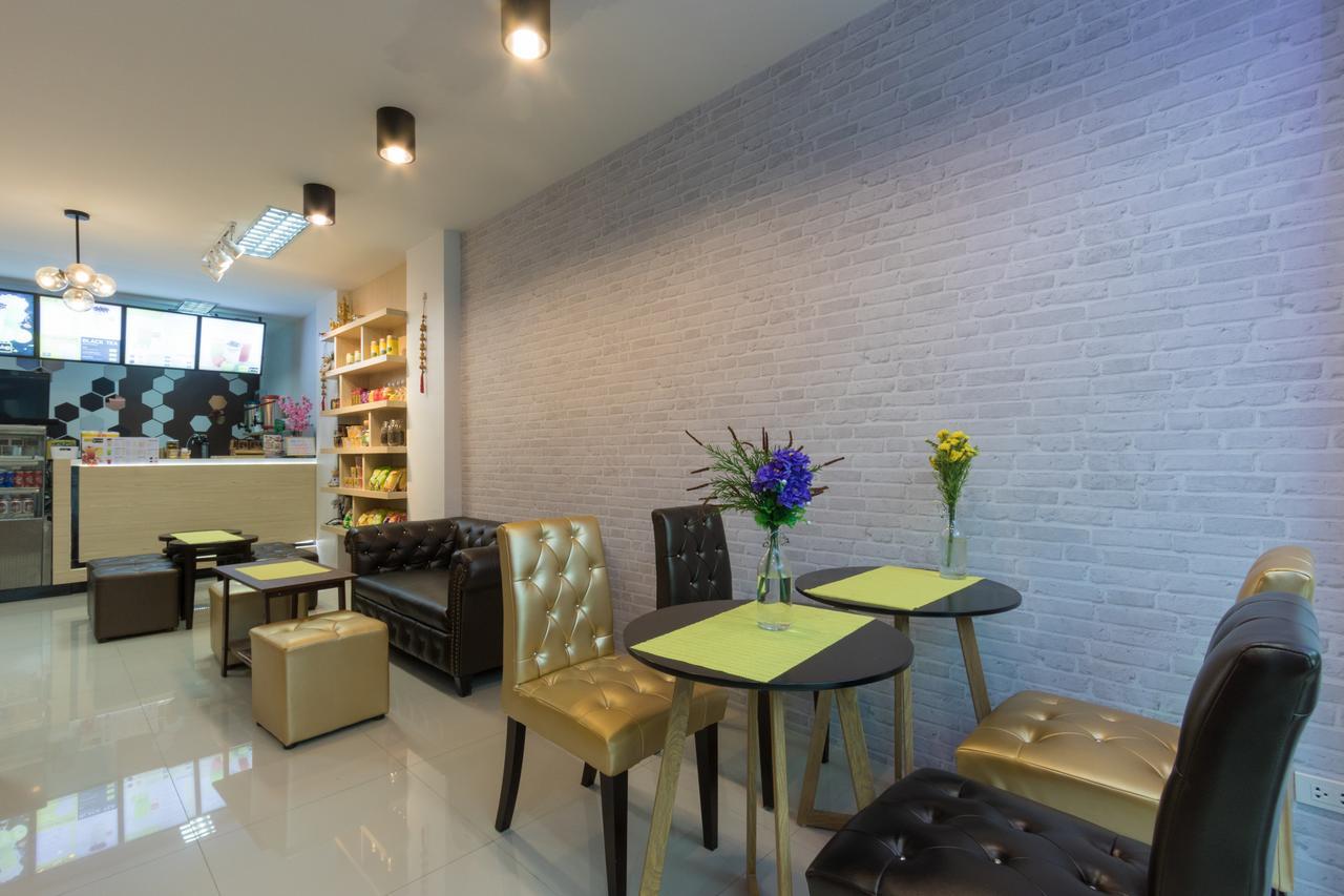 Aparthotel Jr Mansion On Nut Soi 25 Bangkok Exterior foto