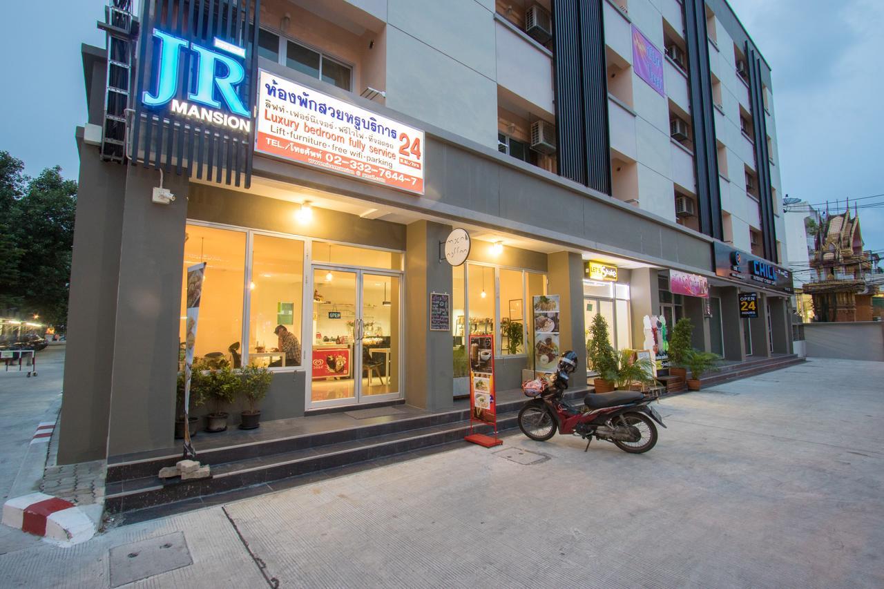 Aparthotel Jr Mansion On Nut Soi 25 Bangkok Exterior foto